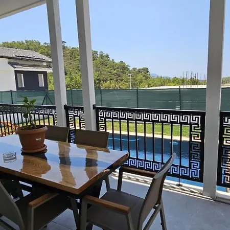 Villa 520 *